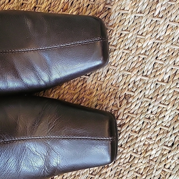 LIZ CLAIBORNE FLEX Dark Brown Slip On Leather Upper Heels. Size Is 6.5 M - Picture 4 of 8